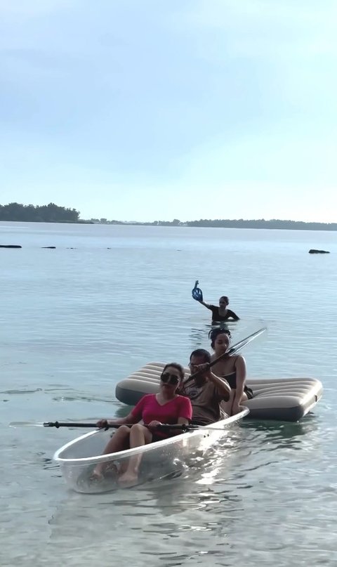 Liburan Mewah Mayangsari Bareng Keluarga di Pulau Pribadi, Nikmati Sunset di Atas Yacht