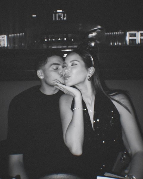 8 Portraits of Alyssa Daguise and Her Lover's Affectionate Vacation in Dubai
