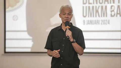 FOTO: Ganjar Pranowo Berdialog dengan Pelaku dan Pengusaha UMKM di Banyumas