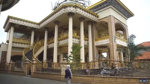 Penampakan Rumah Mewah Bak Istana Muzdalifah yang Kini Jadi 'Gudang', Ngaku Akan Dijual Rp40 Miliar