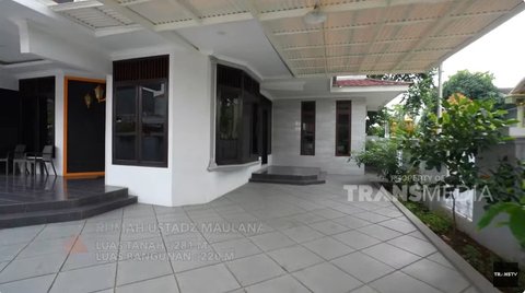 Luas dan Megah dengan Interior Bernuansa Emas, Potret Rumah Ustaz Maulana yang Tak Pernah Tersorot