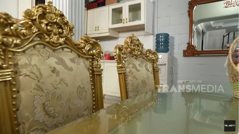 Luas dan Megah dengan Interior Bernuansa Emas, Potret Rumah Ustaz Maulana yang Tak Pernah Tersorot