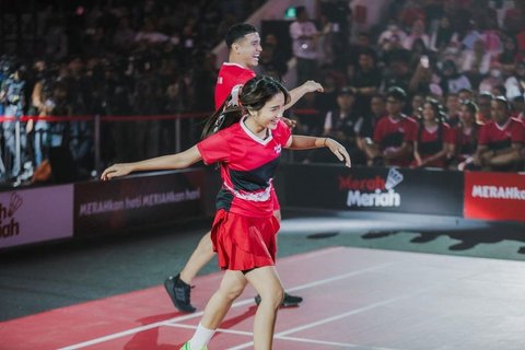 Momen Kemenangan Fuji & Fadly Faisal usai Tanding Bulu Tangkis, Adik dan Kakak Kompak Banget Hingga Bawa Pulang Piala