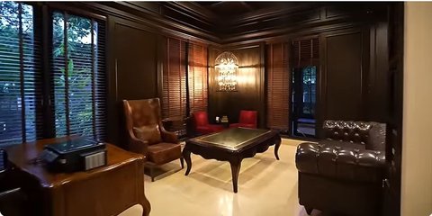 Mewah Bergaya Klasik, Potret Ruang Pribadi Mendiang Ashraf Sinclair di Rumah BCL yang Masih Dipertahankan HIngga Kini