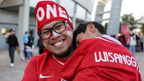 FOTO: Momen Suporter Diaspora Indonesia Penuhi Stadion Saat Pasukan Garuda Habisi Vietnam di Piala Asia 2023