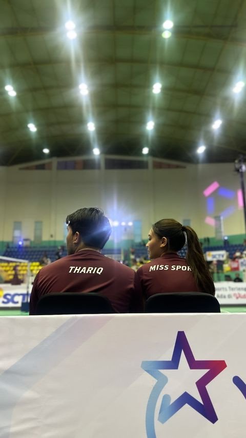 8 Photos of the Intimacy of Aaliyah Massaid & Thariq Playing Badminton, Holding Hands Continuously!