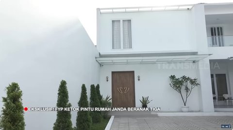 Mewah Berharga Rp20 Miliar, 10 Potret Rumah Venna Melinda yang Estetik & Sempat Kosong Selama 8 Tahun