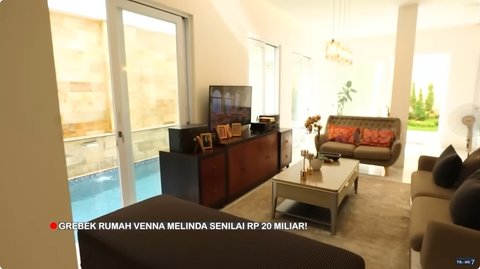 Mewah Berharga Rp20 Miliar, 10 Potret Rumah Venna Melinda yang Estetik & Sempat Kosong Selama 8 Tahun