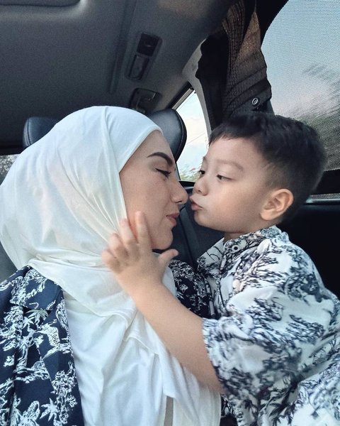 Potret Ganteng Air Rumi Anak Irish Bella Alami Tantrum Mendadak Hingga Dibawa ke Psikolog, Kenapa?