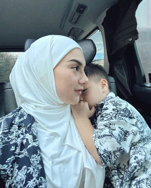 Potret Ganteng Air Rumi Anak Irish Bella Alami Tantrum Mendadak Hingga Dibawa ke Psikolog, Kenapa?