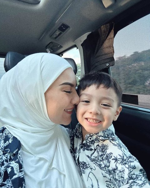 Potret Ganteng Air Rumi Anak Irish Bella Alami Tantrum Mendadak Hingga Dibawa ke Psikolog, Kenapa?