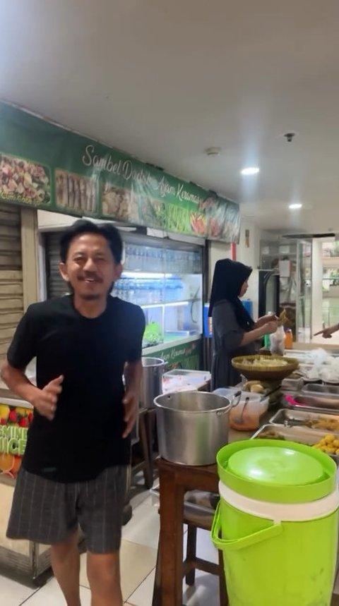 Jadi Aktor Terkenal, Intip Foto-foto Epy Kusnandar Tak Malu Jualan dengan Membuka Warung Makan 'Meski Sedikit yang Penting Halal & Berkah'