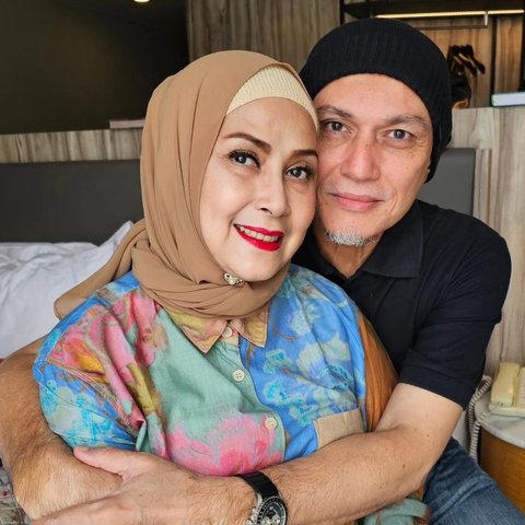 Romantis diusia Pernikahan ke 30 Tahun