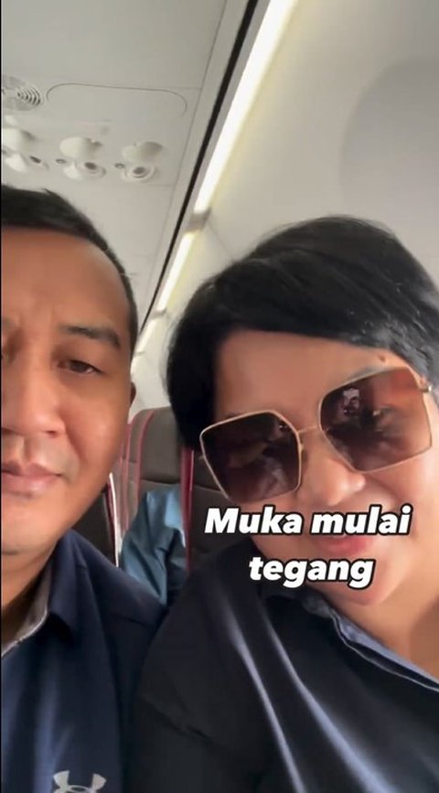 Potret Joy Tobing yang Takut Banget Naik Pesawat, Suami Sigap Terus Gandeng Tangan Sang Istri