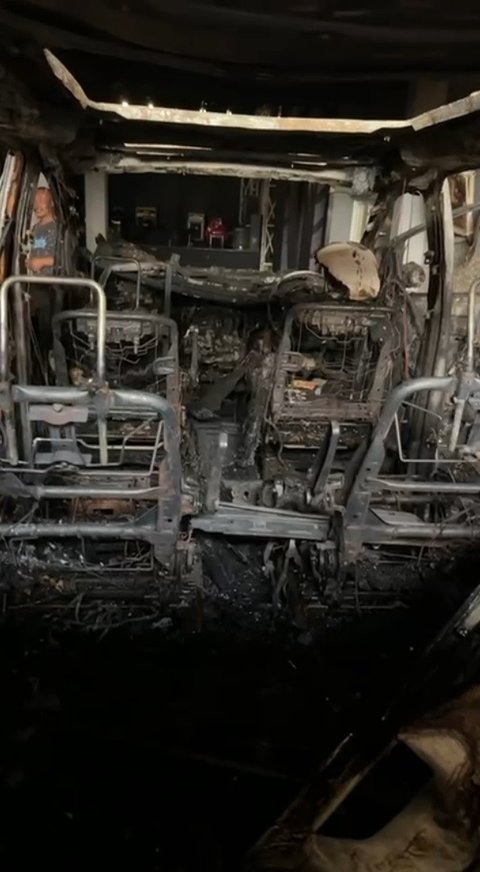 Potret Rumah Wandra Restusiyan saat Kebakaran, Mobil Alphard Ikut Ludes  Dilalap Api