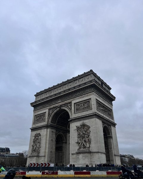 Mengelilingi Kota Paris