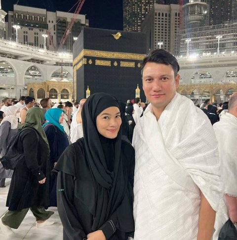 8 Foto Titi Kamal dan Christian Sugiono Lanjut Liburan ke Al Ula Usai Umrah Bareng