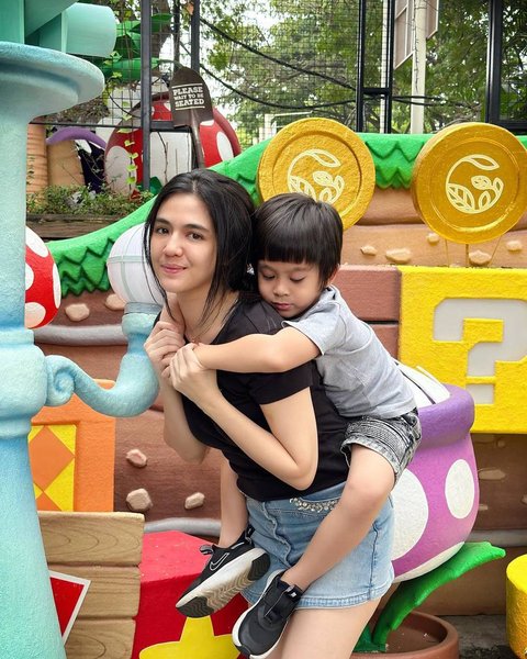 Potret Cantik DJ Una Momong Putra Semata Wayangnya, Single Mom yang Selalu Sukses Curi Perhatian