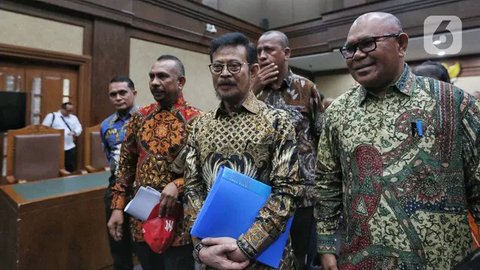 FOTO: Sidang Perdana, Begini Raut Eks Mentan Syahrul Yasin Limpo Didakwa Peras Anak Buah Rp44,5 Miliar