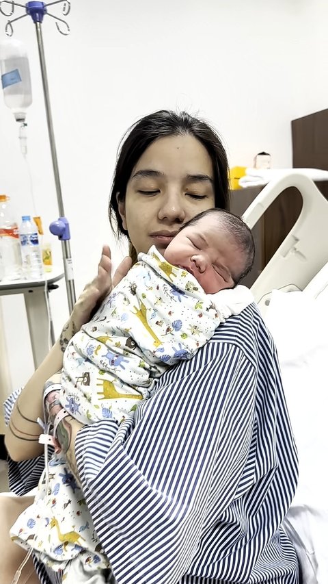 Menggemaskan Banget, Potret Baby Jared Anak Kelima Sheila Marcia yang Punya Pipi Chubby