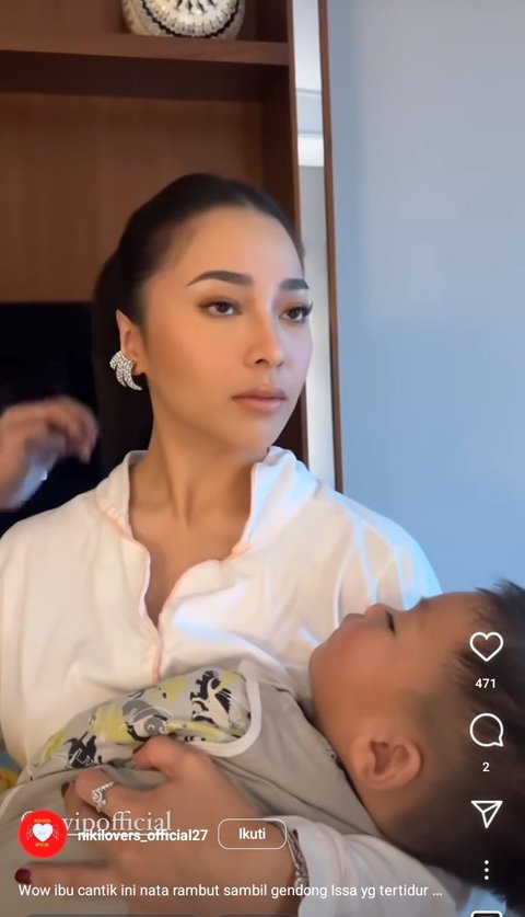 Momen Nikita Willy Gendong Baby Issa saat Sedang di Makeup Jadi Sorotan, Netizen Ngaku Salut