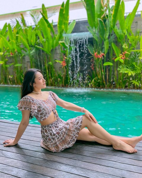 Vacation to Bali, Here are 9 Photos of Amanda Caesa Showing off her Body Goals