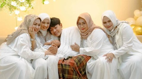 Potret Bahagia Tri Suaka & Nabila Maharani di Momen Aqiqah Baby Garuda, Dihadiri Keluarga Besar