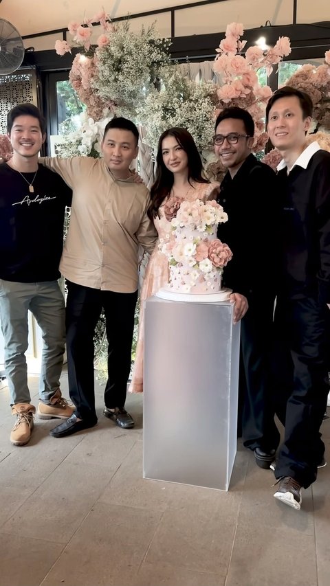 Selamat ulang tahun Raline Shah