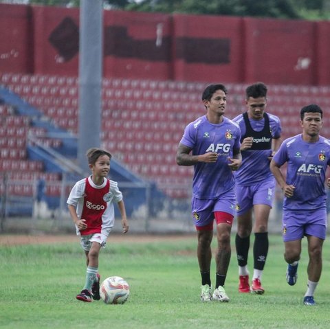 Potret Ganteng Kenji Anak Irfan dan Jennifer Bachdim Ultah Ke-10,  Dirayakan Sederhana & Sempat Ikut Sang Ayah Latihan Sepakbola