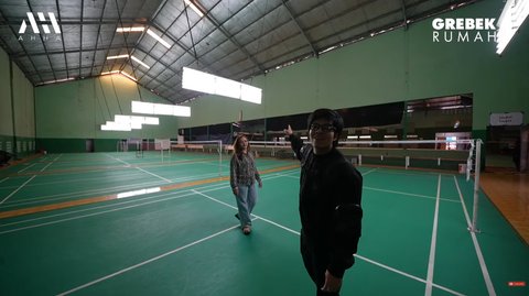 Bisinis Lapangan GOR