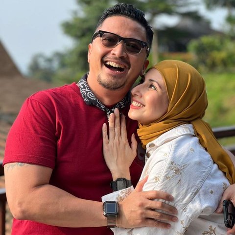 9 Foto Ferry Maryadi Menangis Haru Saat Dapat Kejutan di Ulang Tahun Ke-50 Dari Istri Tercinta