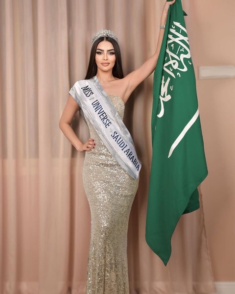 Miliki Segudang Prestasi, Intip Penampilan Memukau Rumy Alqahtani Wakil Pertama Arab Saudi di Miss Universe yang Jadi Sorotan