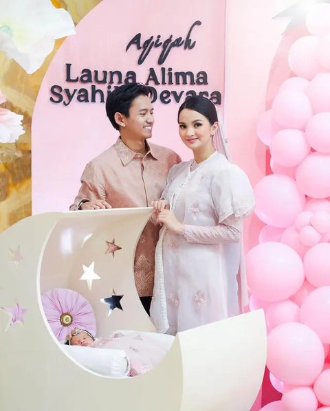 10 Portraits of Sabrina Anggraini like a Living Barbie Wearing Pink Dress at Her Daughter's Aqiqah Event
