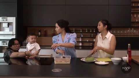 Potret Kompak Nikita Willy dan Sang Adik Winona Membuat takjil untuk Berbuka Puasa, Tingkah Lucu Baby Issa Bikin Salfok