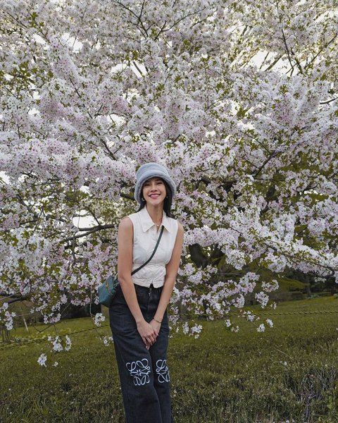 Potret Anya Geraldine Liburan di Tokyo, Kecantikan Wajahnya Disebut Sempurna Sampai Mengalahkan Bunga Sakura