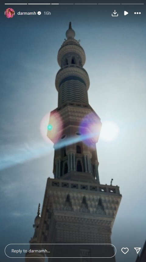 Tampakkan Keindahan Menara Majid Nabawi