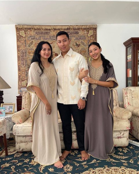Potret Terbaru Tommy Soeharto yang Kembali Tersorot saat Putra Gantengnya Unggah Momen Umrah Bareng