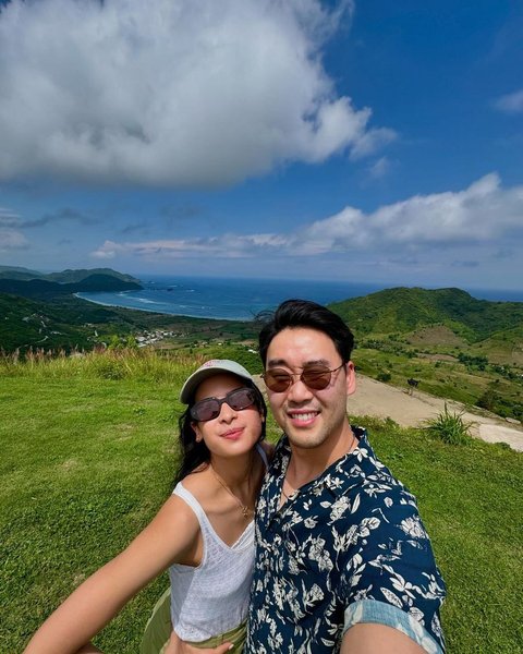 Potret Seru Liburan Maudy Ayunda dan Jesse Choi ke Lombok, Vibesnya Serasa Lagi Honeymoon