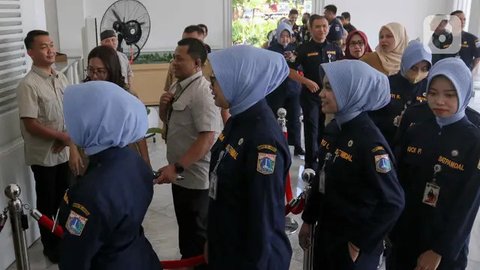 FOTO: Momen Pj Gubernur DKI Gelar Halalbihalal dengan ASN di Hari Pertama Masuk Kerja