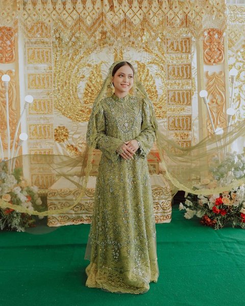 Aura Pengantin Terpancar, 8 Foto Pengajian Pra Nikah Putri Isnari Cantik Serba Hijau 