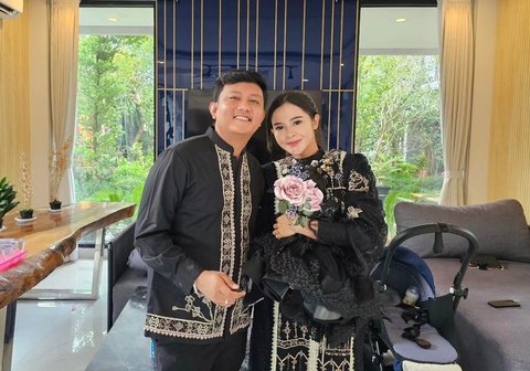 Penampilan Terbaru Bella Bonita Istri Denny Caknan Sudah Kembali Langsing Usai Melahirkan Anak Pertama 2 Bulan Lalu