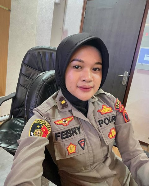 Saat bertugas, Ipda Febryanti selalu tampil dengan hijab.