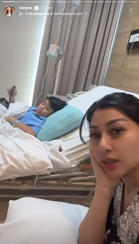 Potret Kedua Anak Nisya Ahmad Harus Dirawat Bersamaan Karena Demam Tinggi, Jadi Ibu Siaga Ikut Tidur di RS