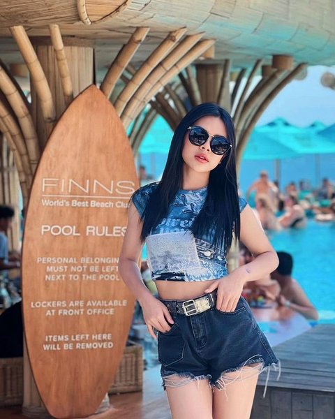 Ayu Ting Ting's OOTD to Lesti Kejora While on Vacation at the Beach, Far from 'Dangdut Style' While Performing