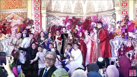 Acara Resepsi Pernikahan Putri Isnari Digelar Mewah, ini Sederet Tamu yang Hadir Hingga Ada yang Dapat Saweran
