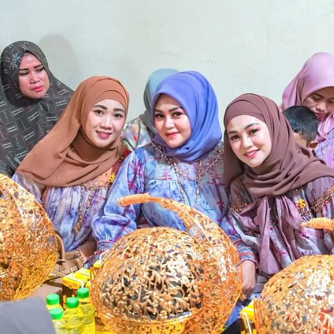 Potret Kompak Tiga Ibu Mertua Putri Isnari yang Semuanya Cantik, Paling Muda Mantan Pedangdut