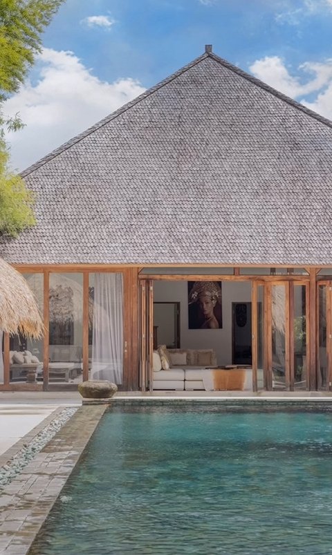 Melihat dari Dekat Rumah Mewah Indah Kalalo di Bali yang Dikabarkan Akan Dijual, Bernuansa Tropis