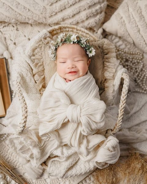 Menggemaskan dan Cantik Mirip Sang Mama, Foto-foto Kyarra Putri Jessica Mila Jalani Newborn Photoshoot