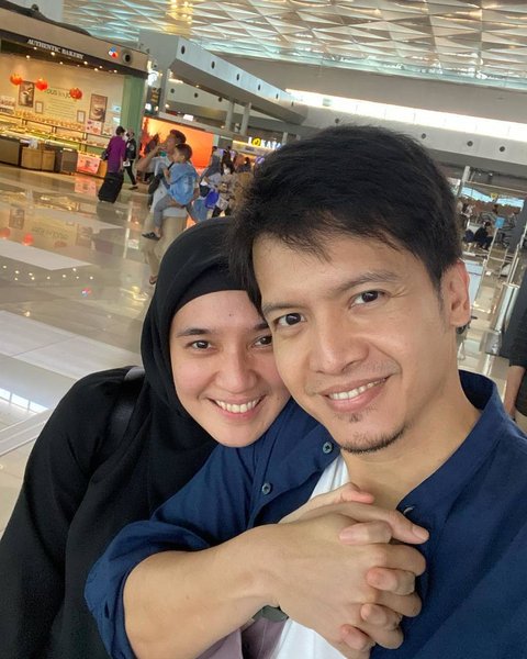 Potret Dimas Seto dan Dhini Aminarti Selalu Mesra & Harmonis Setelah 15 Tahun Menikah, Sabar Menanti Dikaruniai Buah Hati