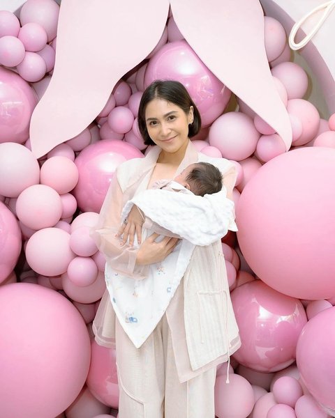 Potret Acara Aqiqah Baby Lily Digelar Meriah, Raffi Ahmad dan Keluarga Kompak Pakai Baju Pink